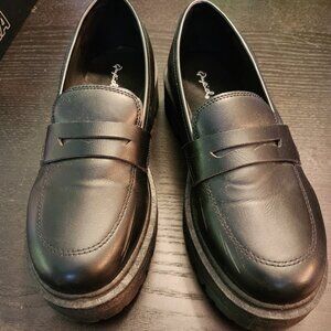 Black Qupid loafers, size 41 (US 11) in excellent condition